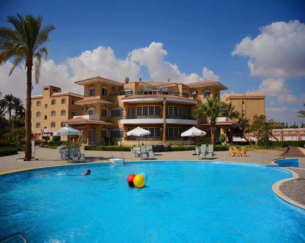 Tolip Inn Resort Fāʼid Exteriér fotografie